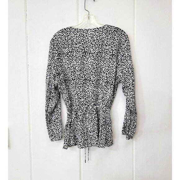 Old Navy Faux Wrap Animal Print Rayon Blouse - Picture 2 of 4